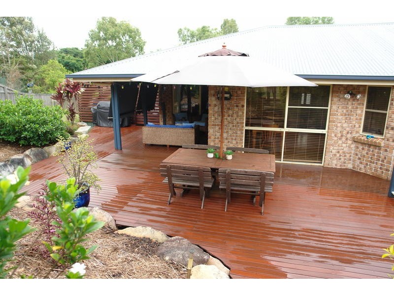 66 Gibson Cres, Bellbowrie QLD 4070